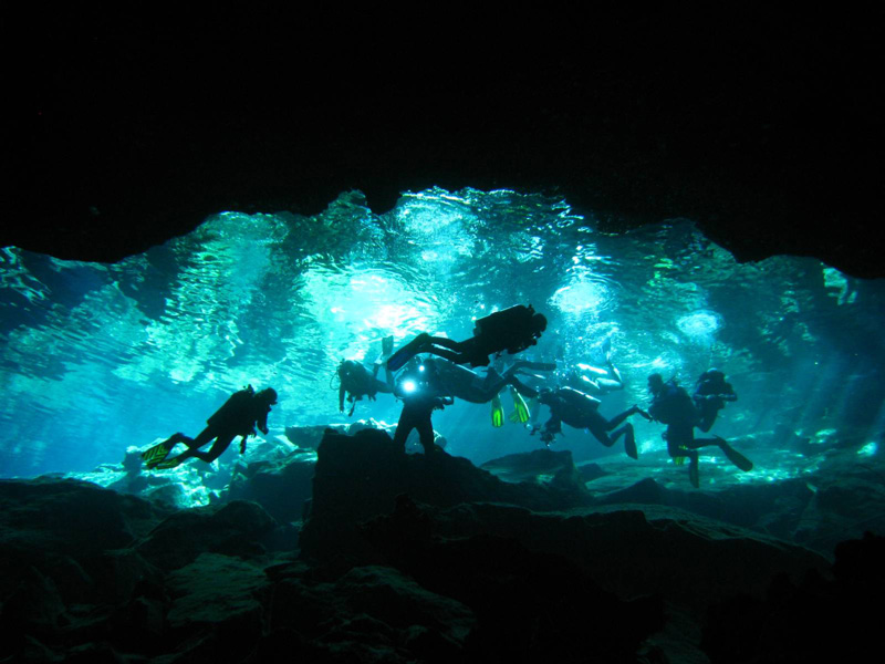 cavern-diving