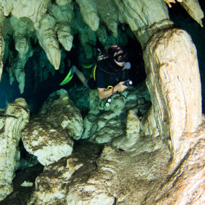 Cavern diving 1